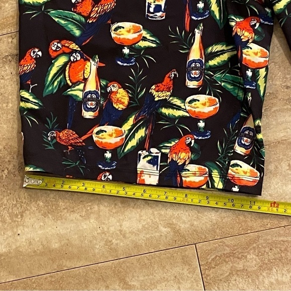 DC Shoes Boardshorts Mens 34 Swim Trunks Hawaiian Topical Parrot Drinks - Picture 4 of 10